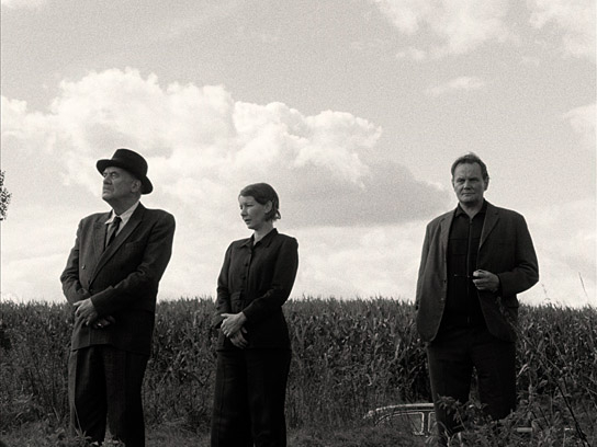 Hanns Zischler, Sandra Hüller, Devid Striesow (v.l.n.r.) in "Vaterland" (2026)