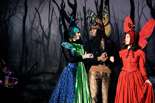 Laura Tonke, Eugene Boateng, Sabrina Amali (v.l.n.r.) in "Frau Winkler verlässt das Haus" (2026)