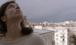 Jana Klein in "Un café sans musique c'est rare à Paris" (2019); Quelle: Drop-Out Cinema, DFF