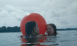 Lisa Vicari, Stephanie Amarell (v.l.n.r.) in "Schwimmen" (2018); Quelle: UCM.ONE, DFF, © UCM.ONE GmbH