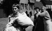 Annette Woska (links) in "Christine" (1963); Quelle: DEFA-Stiftung, © DEFA-Stiftung, Waltraut Pathenheimer, Herbert Kroiss