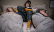 Paula Kalenberg, Nora Tschirner, Roel Dirven (v.l.n.r.) in "The Mopes" (2021); Quelle: UFA FICTION, DFF, © 2021 Turner Broadcasting System Europe Limited - a WarnerMedia Company, UFA FICTION GmbH, Foto: Oliver Vaccaro