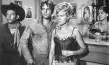 Thomas Fritsch (2.v.l.), Ingrid van Bergen (2.v.r.) in "Heiß weht der Wind" (1964); Quelle: DFF