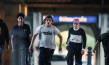 Jonas Dassler (Mitte) in "Mein Sohn" (2020); Quelle: Warner Bros. Pictures Germany, DFF, © 2021 Warner Bros. Entertainment