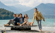 Til Schweiger, Bettina Lamprecht, Skandar Amini, Tijan Marei, Greta Kasalo, Emilio Sakraya (v.l.n.r.) in "Die Rettung der uns bekannten Welt" (2021); Quelle: Warner Bros. Pictures Germany, DFF, © Barefoot Films, Warner Bros. Filmproduktion