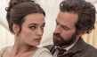 Emma Mackey, Romain Duris (v.l.n.r.) in "Eiffel in Love" (2021); Quelle: Constantin Film Verleih, DFF, © 2021 Constantin Film Verleih GmbH