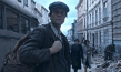 August Diehl (vorne) in "Plan A - Was würdest du tun?" (2021); Quelle: Camino Filmverleih, DFF, © Camino Filmverleih 2021