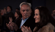 Udo Kier, Sophie Rois (v.l.n.r.) in "A E I O U - Das schnelle Alphabet der Liebe" (2022); Quelle: Port au Prince Pictures, DFF, © Komplizen Film, Foto: Reinhold Vorschneider