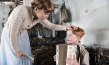 Lisa Wagner, Xari Wimbauer (v.l.n.r.) in "Das Glaszimmer" (2020), Quelle: farbfilm verleih, DFF, © Jürgen Olcyk