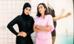Nilam Farooq, Ilknur Boyraz (v.l.n.r.) in "Freibad" (2022)