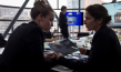 Kristin Suckow und Barbara Philipp (vorne v.l.n.r.) in "Stille Post" (2021)