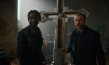 Ben Wichert, Mark Waschke (v.l.n.r.) in "Die drei ??? - Erbe des Drachen" (2022)