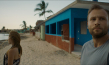 Mariam Durandona, Max Riemelt (v.l.n.r.) in "Ernesto's Island" (2022)