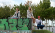 Sinje Irslinger, Lisa Mantler, Lena Mantler (v.l.n.r.) in "Get Up" (2023)