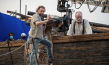 André Øvredal, Liam Cunningham (v.l.n.r.) bei den Dreharbeiten zu "Die letzte Fahrt der Demeter" (2023)