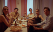 Isabelle von Stauffenberg, Valentin Richter, Susanne Dorothea Schneider, Pauline Werner, Julius Forster (v.l.n.r.) in "Letzter Abend" (2022)