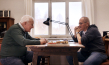 Anatol Regnier, Dominik Graf (v.l.n.r.) in "Jeder schreibt für sich allein" (2023)