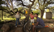 Ava Skuratowski, Nissi Bodibe, Vutlhari Sibisi, Litlhohonolofatso Litlhakayane, Kumkani Pilonti (v.l.n.r.) in "Thabo - Das Nashorn-Abenteuer" (2023)