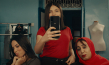 Olfa Hamrouni (rechts) in "Olfas Töchter" (2023)
