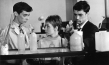 Jutta Hoffmann (Mitte), Peter Reusse (rechts) in "Denk bloß nicht, ich heule" (1965)