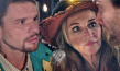 Tobias Schenke (links), Caroline Beil (Mitte) in "Broke. Alone. A Kinky Love Story" (2024)