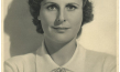 Werkfoto zu "Olympia" aus dem Riefenstahl-Nachlass: Leni Riefenstahl mit Olympia-Kette ("Riefenstahl", 2024)