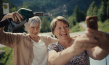 Christine Ostermayer, Margarethe Tiesel (v.l.n.r.) in "Toni und Helene" (2024)
