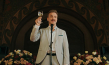 Albrecht Schuch in "Pfau - Bin ich echt?" (2024)