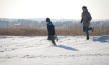 Leon Seidel, Nina Monka (v.l.n.r.) in "Wintertochter" (2011)