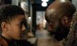 Elyas Eldridge, Toby Onwumere (v.l.n.r.) in "Das Licht" (2025)