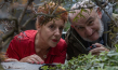 Luise Kinseher, Sigi Zimmerschied (v.l.n.r.) in "Karli & Marie" (2025)
