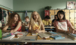 Julia Novohradsky, Kya-Celina Barucki, Nhung Hong (vorne v.l.n.r.) in "Mädchen Mädchen" (2025)