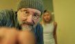 Rainer Bock, Nhung Hong (v.l.n.r.) in "Zweigstelle" (2025)