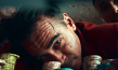 Colin Farrell (vorne) in "Ballad of a Small Player" (2025)