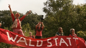 "Die Rote Linie - Widerstand im Hambacher Forst", Quelle: mindjazz pictures, DIF