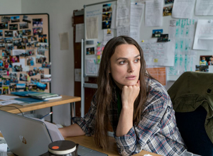 Keira Knightley in "Under Your Feet" ("Berlin, I Love You", 2019); Quelle: Warner Bros. Pictures Germany, DFF, © Martin Kunz, BILY Media