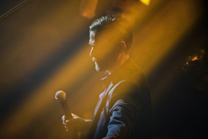Hristos Passalis in "Das Wunder im Meer von Sargasso" (2019); Quelle: Real Fiction Filmverleih, DFF, © Kiki Papadopoulou