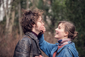 Tim Bülow, Lea Freund in "Zwischen uns die Mauer" (2019); Quelle: Alpenrepublik, DFF, © Kevin Lee Film, Meike Birck