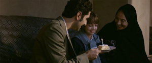 Reza Brojerdi, Luzie Nadjafi (Mitte) in "Morgen sind wir frei" (2019); Quelle: Little Dream Entertainment, DFF