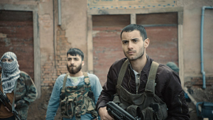 Mehdi Meskar (rechts) in "Nur ein Augenblick" (2019); Quelle: farbfilm verleih, DFF, © Sören Schulz, neue impuls film