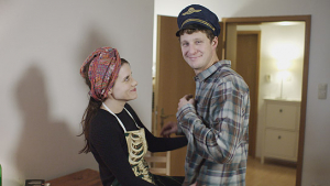 Sonia Hausséguy, Seppi Scholler in "Wir drehen keinen Film" (2018); Quelle: Der Filmverleih, DFF, © Ulla Geiger