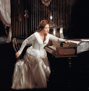 Melitta Muszely (als Antonia) in "Hoffmanns Erzählungen" (1970); Quelle: Arthaus Musik, Henschel Verlag, © Clemens Kohl