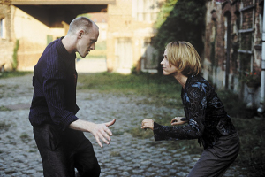 André Meyer, Sabine Bach in "venus.de - Die bewegte Frau" (2001); Quelle: filmwerte, © filmwerte Gmbh / www.filmfriend.de