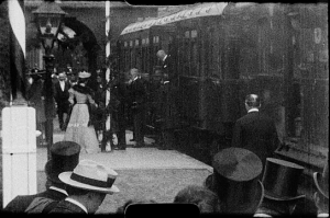 Screenshot aus "Ankunft von König Eduard VII. von England in Kronberg" (1901); Quelle: DFF