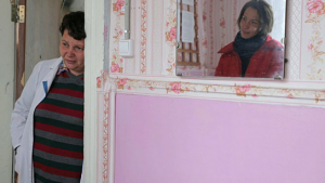 Standing in Front of Many Houses; Quelle: Filmfestival Max Ophüls Preis 2020