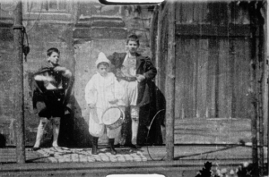 Screenshot mit Neubronners Söhnen aus "Luftnummer" (190?); Quelle: DFF