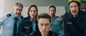 Alexander Hörbe, Susanne Schnapp, Adrian Topol, Erkan Acar, Alexander von Glenck (v.l.n.r.) in "Faking Bullshit" (2020); Quelle: Telepool, DFF