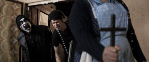 Tobias Öller (links), Andi Rinn (Mitte) in "Lord & Schlumpfi - Der lange Weg nach Wacken" (2020); Quelle: 24 Bilder Filmagentur, DFF, © seldomtold666, Öller & Pfab GbR
