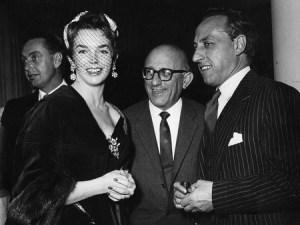 Hans Hass, Dawn Addams, Robert Siodmak, Fürst Vittorio Massimo (v.l.n.r.) anläßlich der Premiere von "Die Ratten" (1955) in Rom