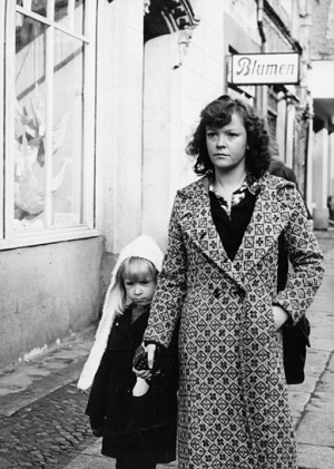 Katrin Saß (rechts) in "Bürgschaft für ein Jahr" (1981); Quelle: DFF, © DEFA-Stiftung, Waltraut Pathenheimer